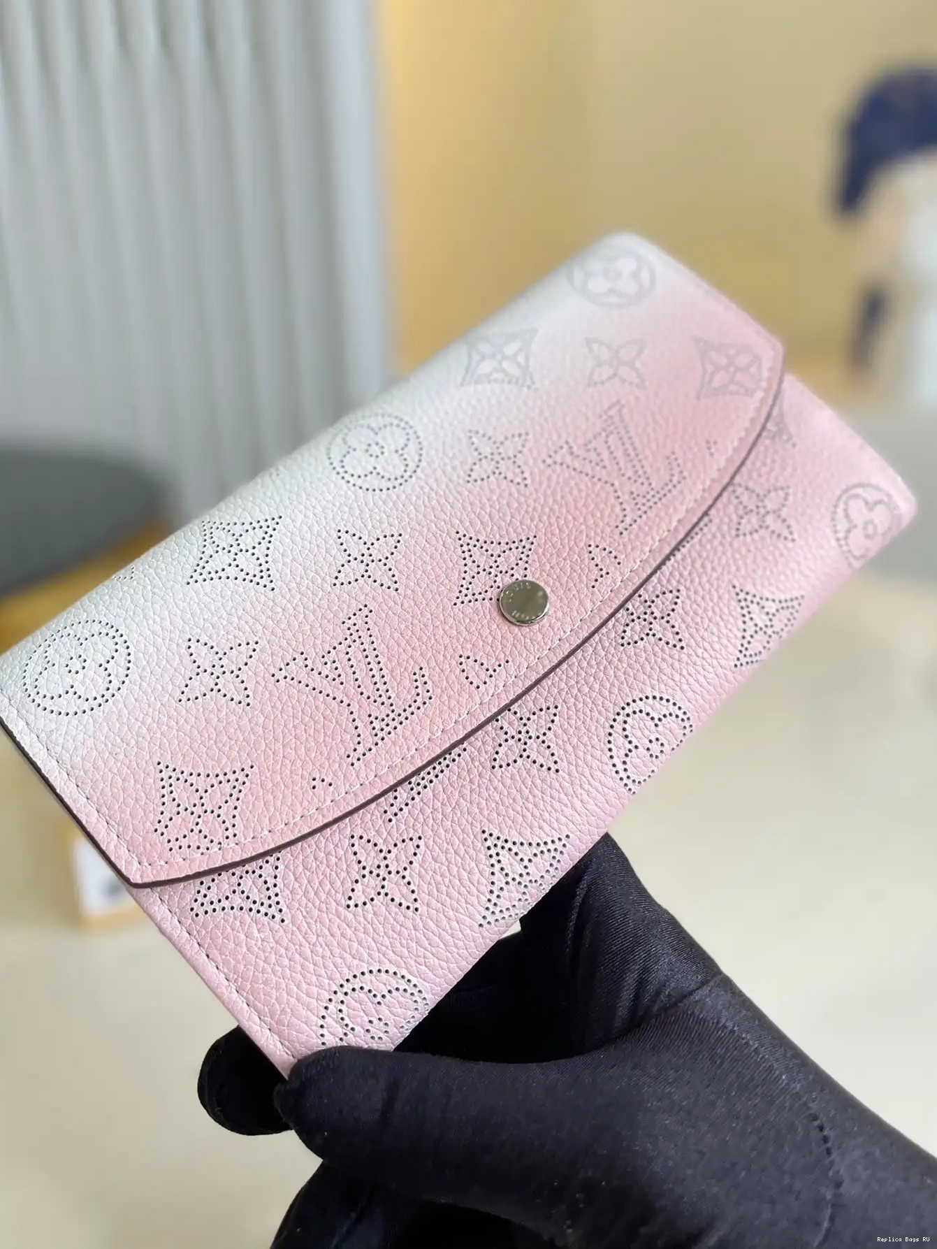LOUIS VUITTON WALLET IRIS 0701